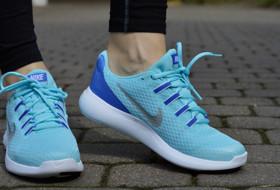 Nike LunarConverge GS 869965-400 Nike LunarConverge GS 869965-400