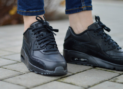 Nike Air Max 90 SE LTR GS 859560-002 Nike Air Max 90 SE LTR GS 859560-002