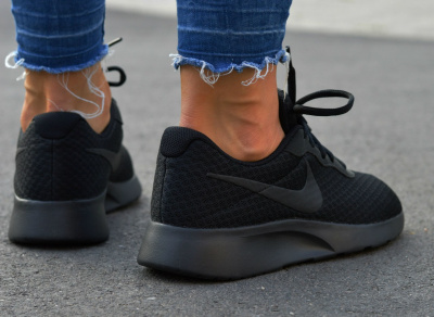 Nike Tanjun 812655-002 Nike Tanjun 812655-002