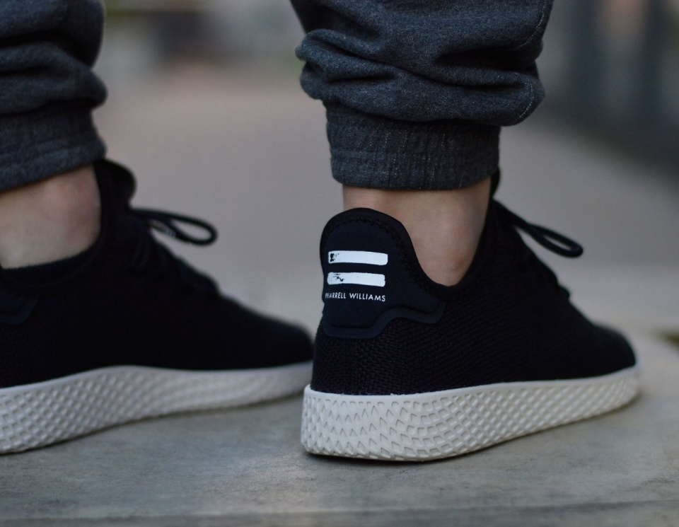 Adidas Pharrell Williams Tennis HU AQ1056 Adidas Pharrell Williams Tennis HU AQ1056