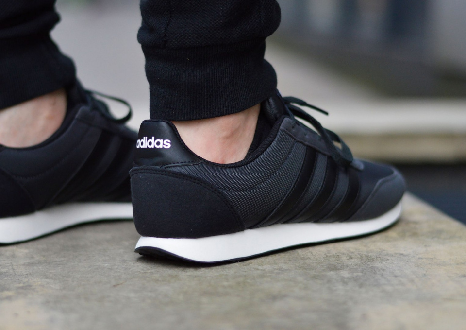 Adidas V Racer 2.0 B75799 Adidas V Racer 2.0 B75799