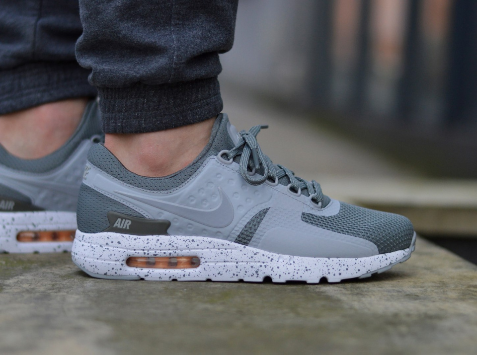 Nike Air Max Zero Premium 881982-001 Nike Air Max Zero Premium 881982-001
