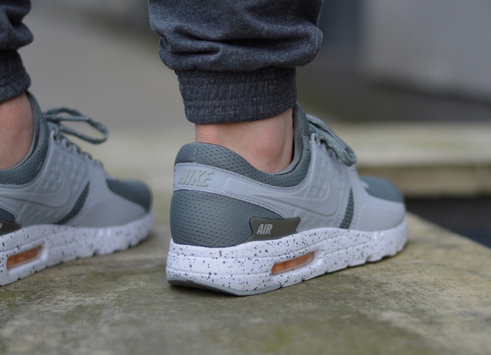 Nike Air Max Zero Premium 881982-001 Nike Air Max Zero Premium 881982-001