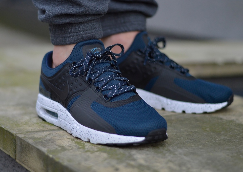 Nike Air Max Zero Premium 881982-400 Nike Air Max Zero Premium 881982-400