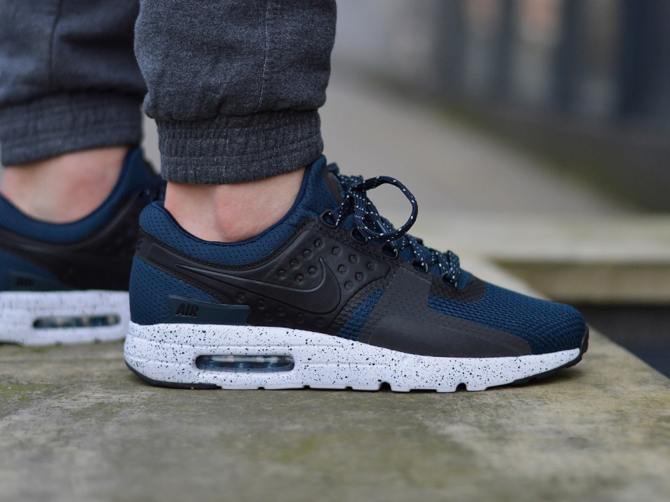 Nike Air Max Zero Premium 881982-400 Nike Air Max Zero Premium 881982-400