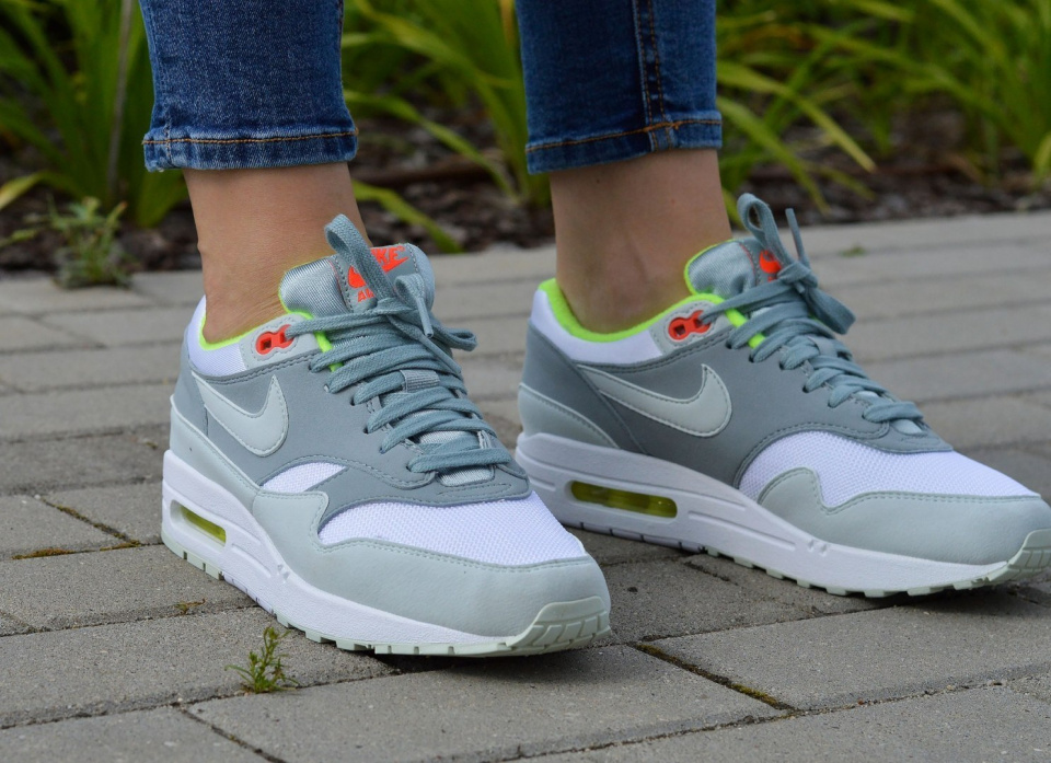 Nike Air Max 1 319986-107 Nike Air Max 1 319986-107