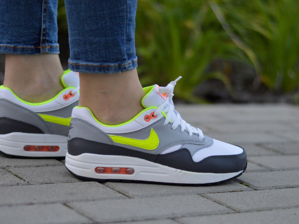 Nike Air Max 1 GS 555766-115 Nike Air Max 1 GS 555766-115