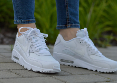 Nike Air Max 90 LTR GS 833412-100 Nike Air Max 90 LTR GS 833412-100