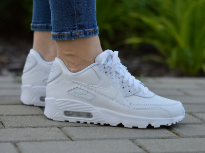 Nike Air Max 90 LTR GS 833412-100 Nike Air Max 90 LTR GS 833412-100