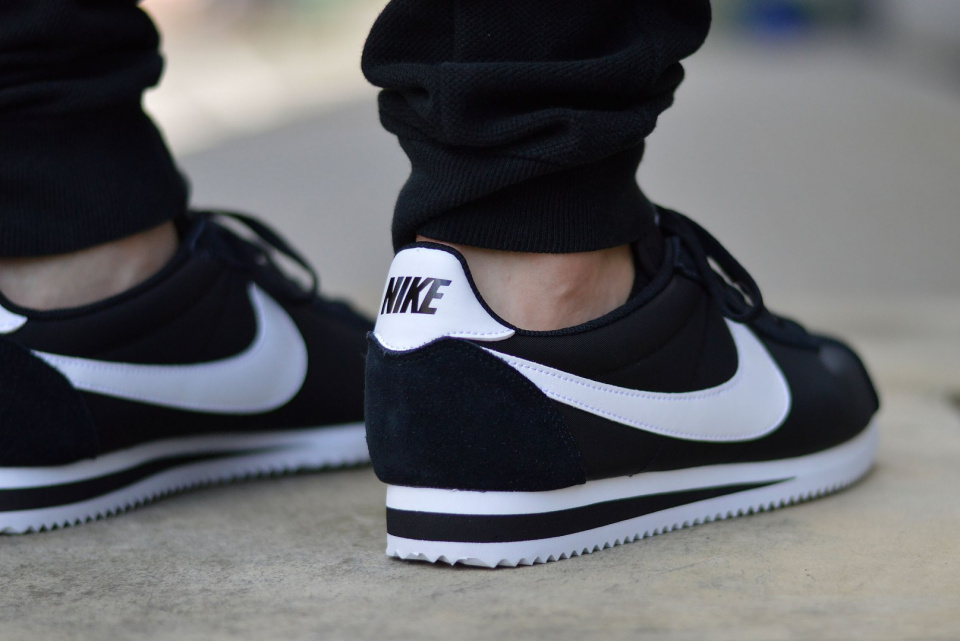 Nike Classic Cortez Nylon 807472-011 Nike Classic Cortez Nylon 807472-011
