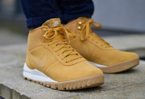 Nike Hoodland Suede 654888-727 Nike Hoodland Suede 654888-727
