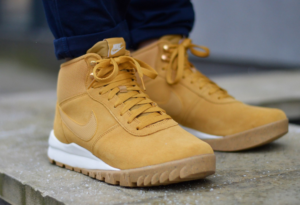 Nike Hoodland Suede 654888-727 Nike Hoodland Suede 654888-727