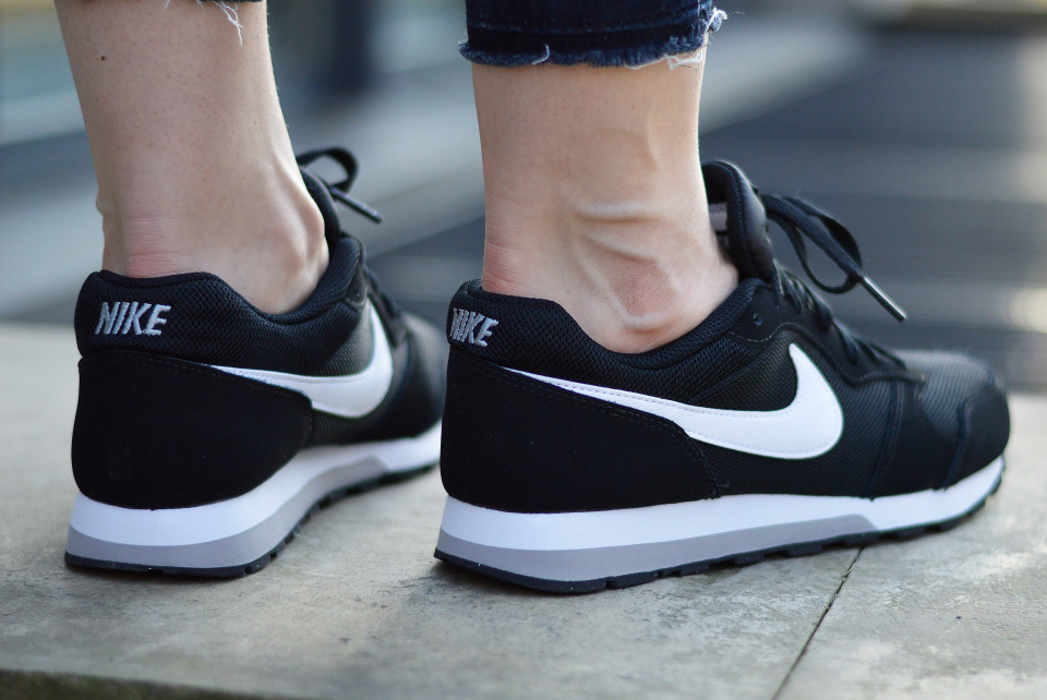Nike MD Runner 2 GS 807316-001 Nike MD Runner 2 GS 807316-001