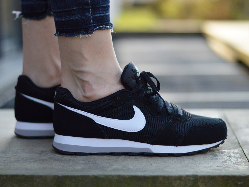 Nike MD Runner 2 GS 807316-001 Nike MD Runner 2 GS 807316-001