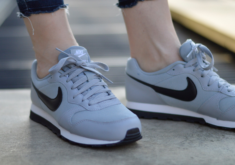 Nike MD Runner 2 GS 807316-003 Nike MD Runner 2 GS 807316-003