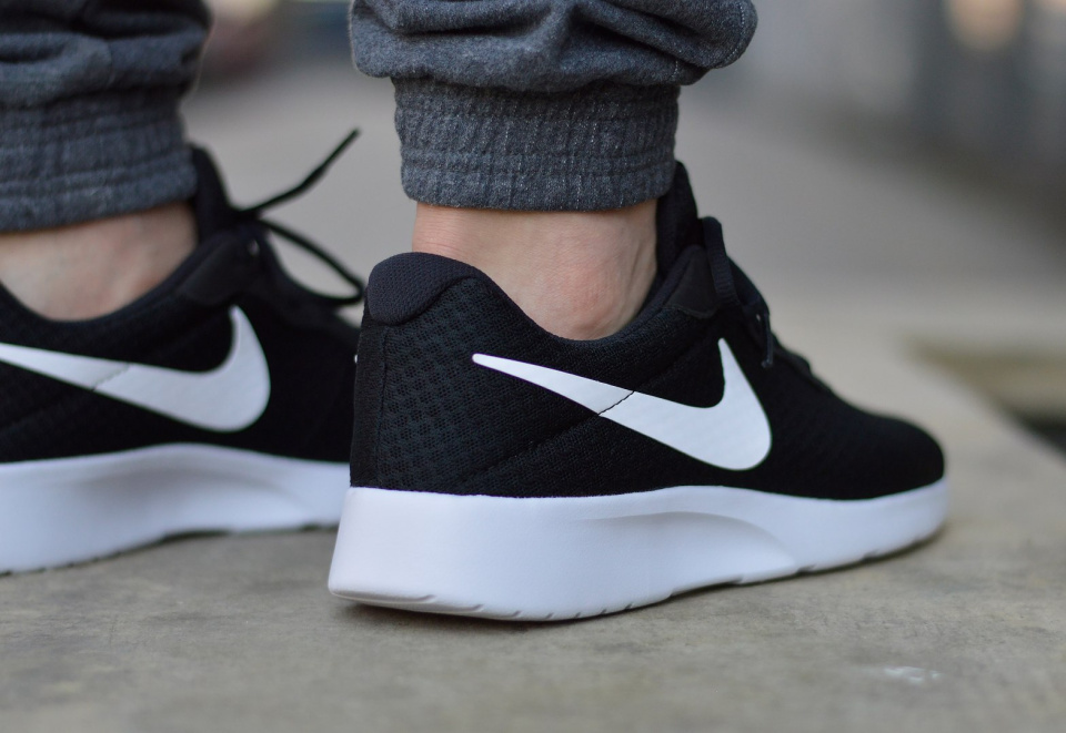 Nike Tanjun 812654-011 Nike Tanjun 812654-011