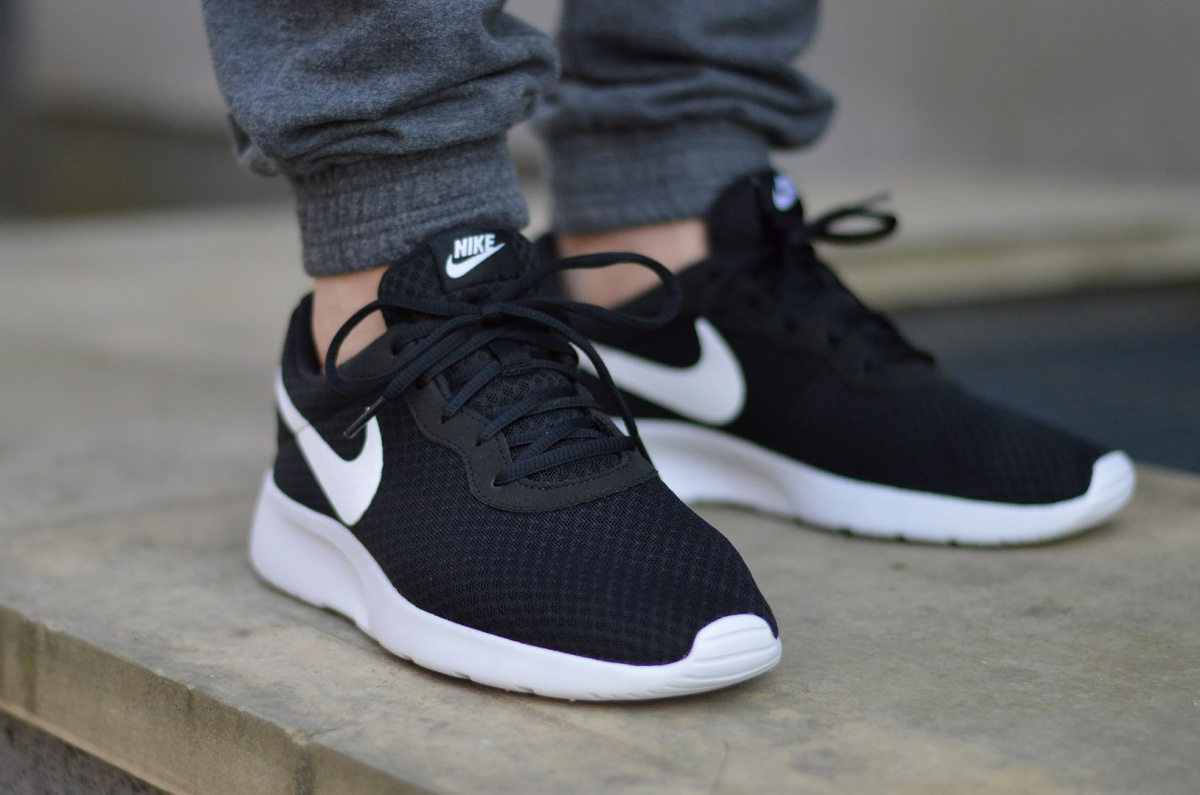 nike tanjun mens sale