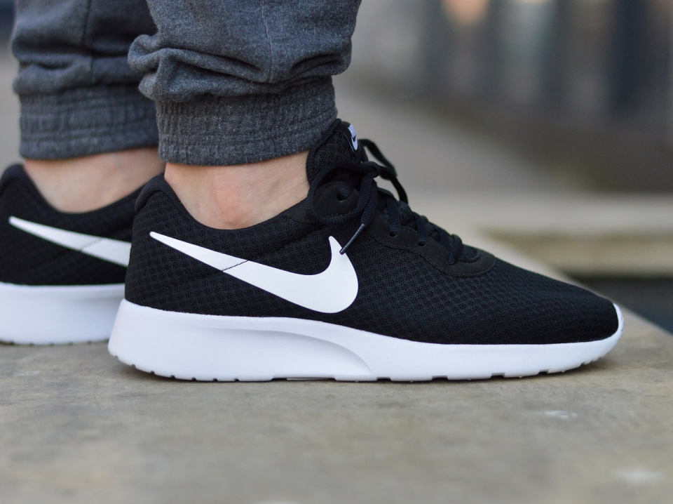 Nike Tanjun 812654-011 Nike Tanjun 812654-011