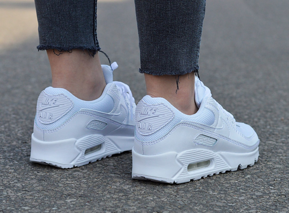 Nike Air Max 90 CQ2560-100 Nike Air Max 90 CQ2560-100