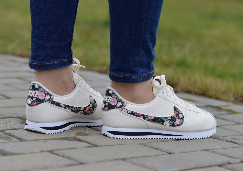 Nike Cortez Basic Ltr Vf BQ5297-100 Nike Cortez Basic Ltr Vf BQ5297-100