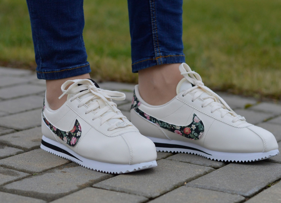 Nike Cortez Basic Ltr Vf BQ5297-100 Nike Cortez Basic Ltr Vf BQ5297-100