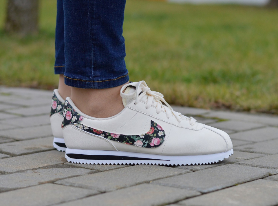 Nike Cortez Basic Ltr Vf BQ5297-100 Nike Cortez Basic Ltr Vf BQ5297-100