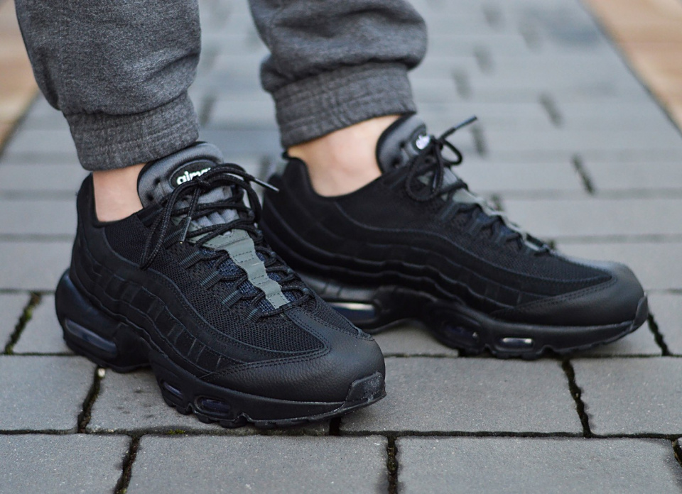 Nike Air Max 95 Premium AT9865-001 Nike Air Max 95 Premium AT9865-001