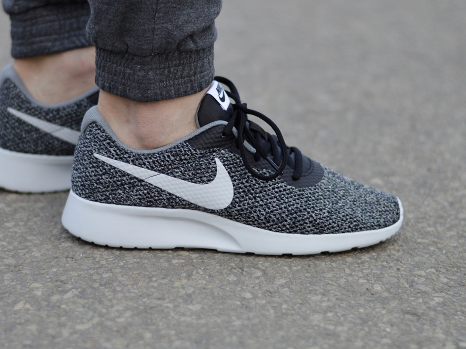 Nike Tanjun SE 844887-010 Nike Tanjun SE 844887-010