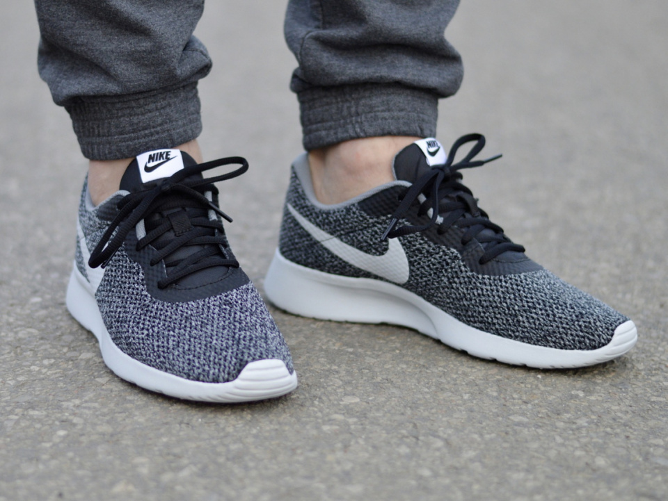 Nike Tanjun SE 844887-010 Nike Tanjun SE 844887-010