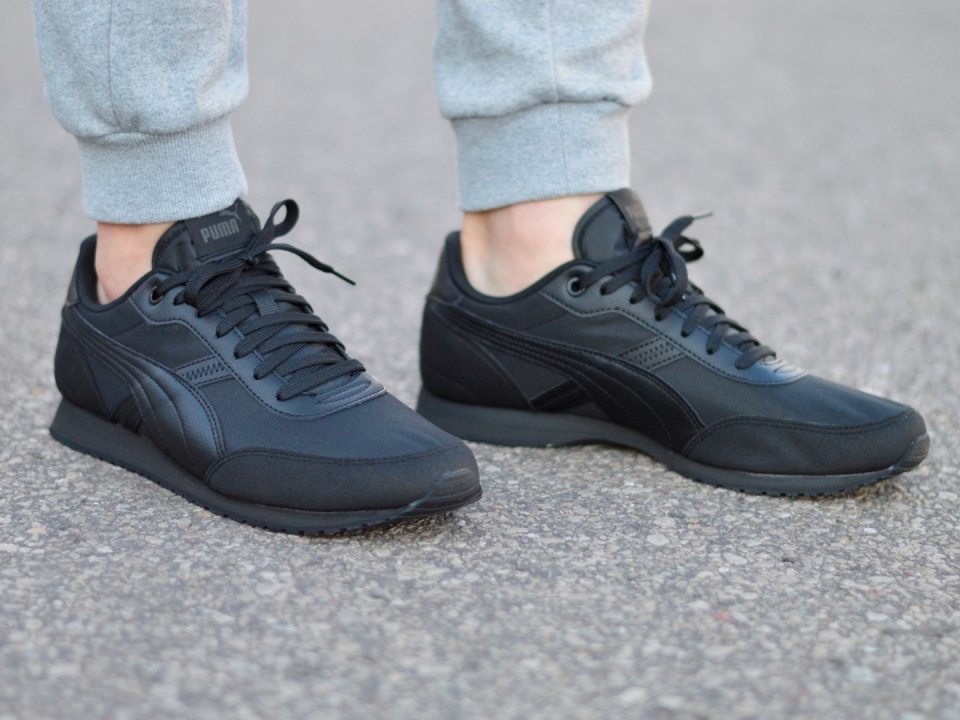 Puma ST Runner Essential 383055 01 Puma ST Runner Essential 383055 01