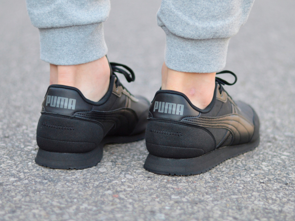 Puma ST Runner Essential 383055 01 Puma ST Runner Essential 383055 01